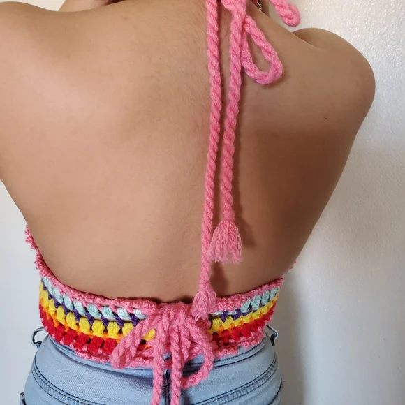 Crochet, High-Neck Halter Cop‎ Top. - Picture 4 of 8